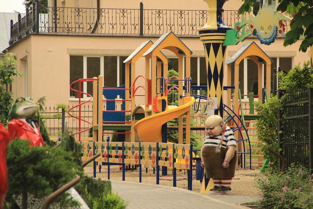 Mirotel Resort And Spa Трускавец Екстериор снимка Playground in Prague