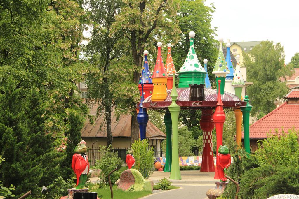 Mirotel Resort And Spa Трускавец Екстериор снимка The Children's Fairy Tale Forest